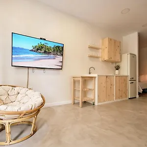  Apartment Donna
